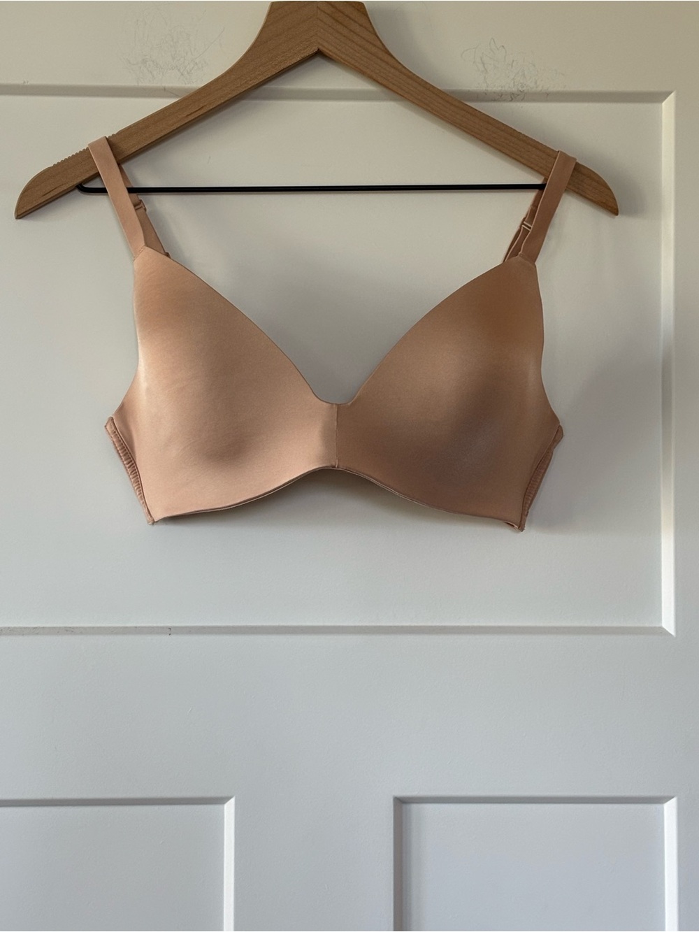 SKIMS Sculpting T-Shirt Demi Bra No Wire Beige 36D
